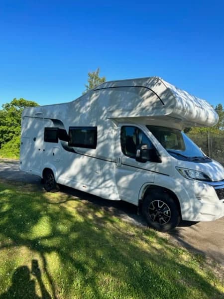 Ekaterinan, Hobby-Matkailuauto – Lievestuore