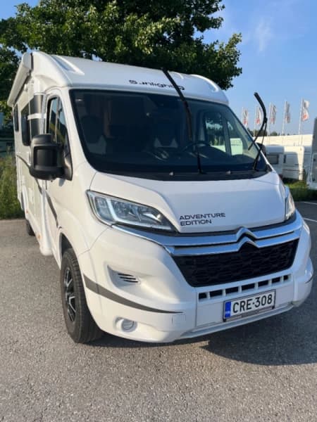 Tonin, Sunlight-Matkailuauto – Kaarina