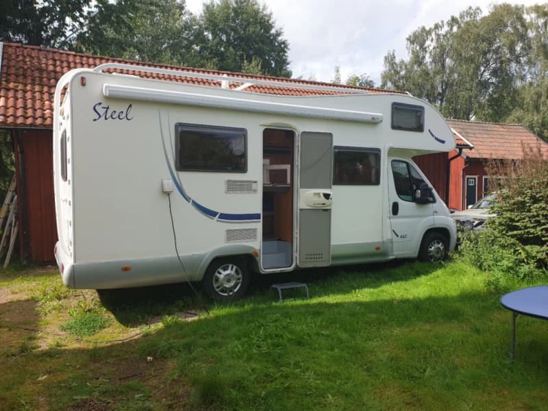 Jonnys McLouis Husbil – Herrljunga