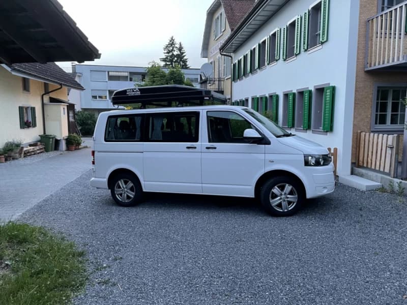 VW Campingbus von Martina und Bruno – Affoltern am Albis