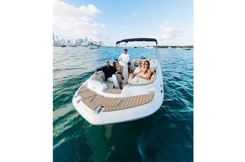 Live the Miami Vibe • Private Hurricane 24’ Experience – Key Biscayne
