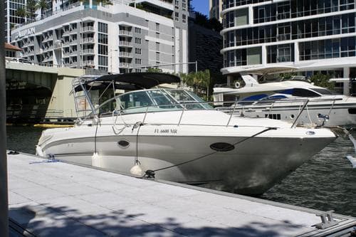 32’ Sea Ray Luxury Yacht Charter | Fort Lauderdale | Spacious, Stylish – Fort Lauderdale