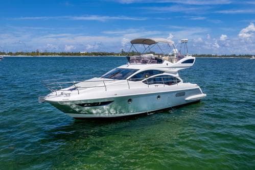 45' Flybridge The perfect middle ground of size, luxury, and affordability. – Hollywood