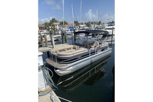 Pontoon Boat rental Party barge 24 ft Brand new 2020 fast Hollywood,Miami, SunnyIsles, Halouver sandbar – Hollywood