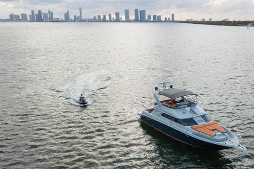 Perfect Day on the Miami Waters on this 52' Sea Ray Flybridge with a Jet Ski! – North Bay Village