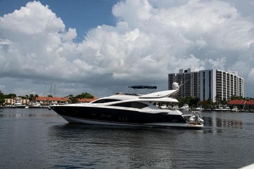 ENJOY MIAMI THE RIGTH WAY - SUNSEEKER 85 !! – Aventura