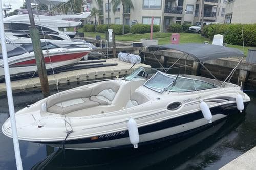 Amazing Boat to Party – Aventura