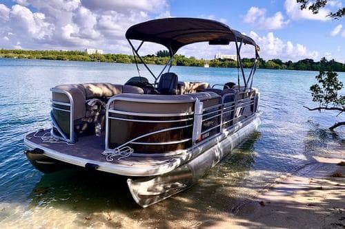 New Luxury Pontoon Perfect For Sandbar (w/captain) – Miami Beach