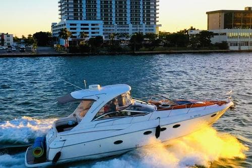 Move with the wind aboard 40 " REGAL – Miami Beach