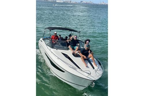 SPECTACULAR YACHT  2021 – Miami Beach