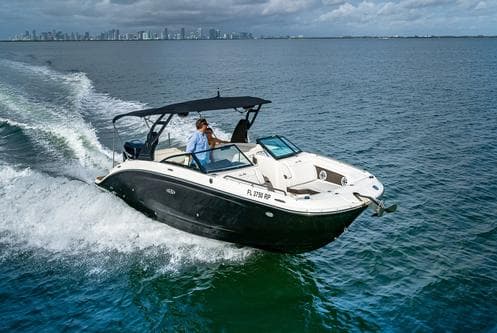 Breathtaking Skyline Boat Tour Day&Night – Miami Beach
