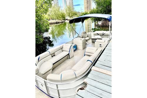 🤩 28’ Pontoon 🤩 – Hollywood