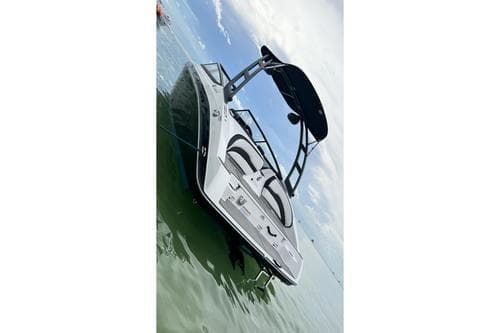 FAST AND FUN JET BOAT FOR THE SAND BARS – Miami