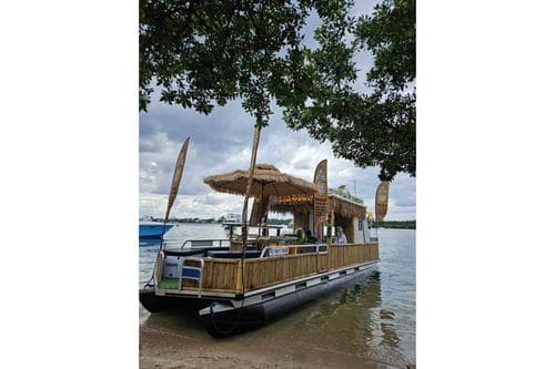 Tiki boat – Miami Beach