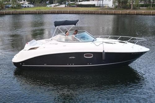 Sea Ray 260 Sundancer , best boating times in Hollywood – Hallandale Beach