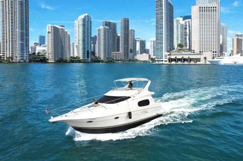 48 FT SILVERTON MOTOR YACHT AMAZING BOAT LIFE – Miami Beach