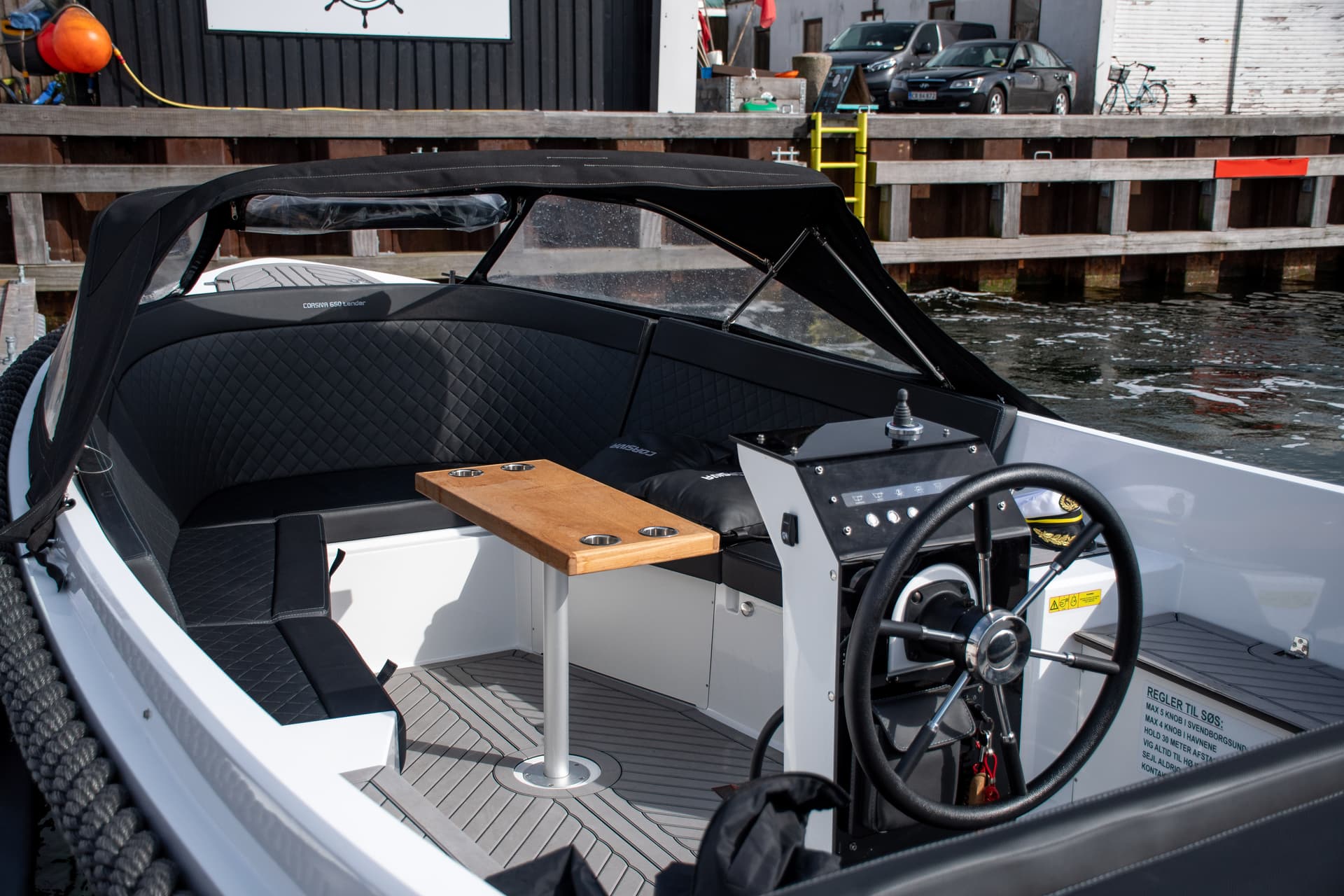 Silke – Luksusbåden (Corsiva 650 Tender, 8 personer) – Svendborg
