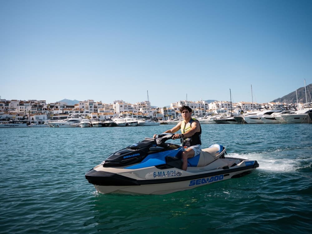 Double adrenaline in Puerto Banús: 4 hours of jet ski rental and wakeboard included – Marbella