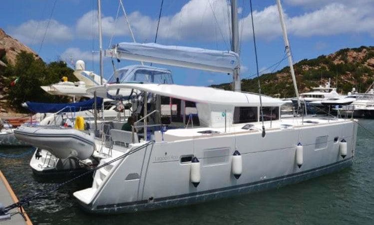 Amazing Lagoon 400 Catamaran for Charter in Anatoliki Attiki, Greece – Pireas