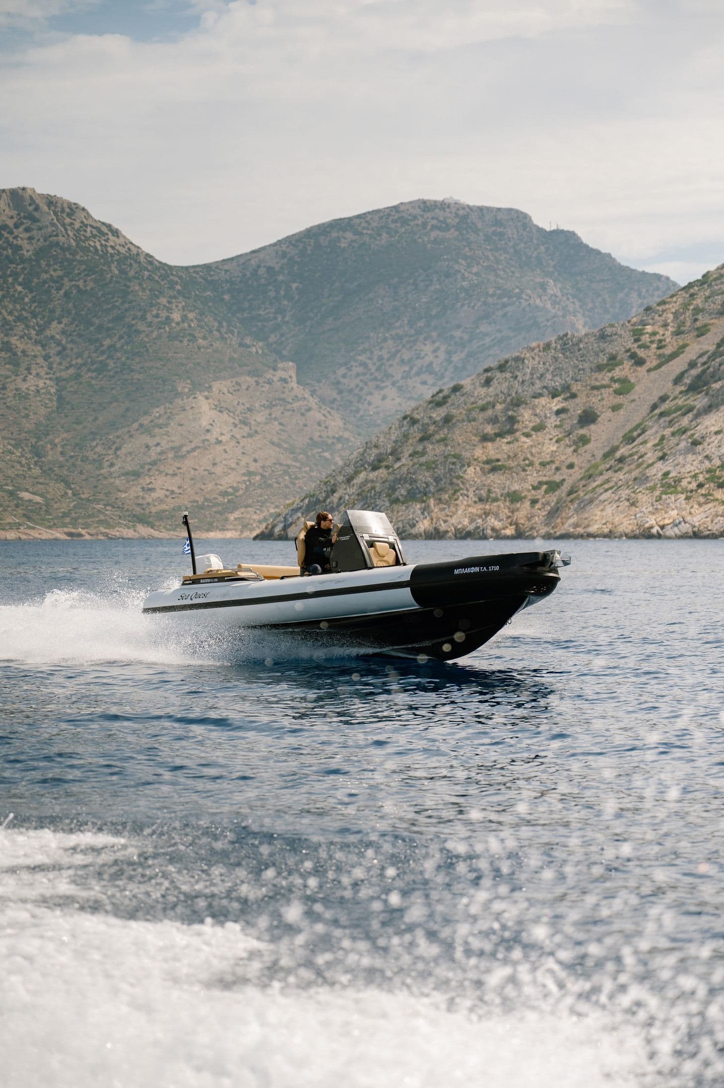 SEA QUEST 760 – Faros