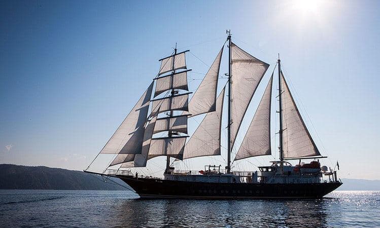 Luxury Sailing Charter in Greece and Mediterranean – Pireas