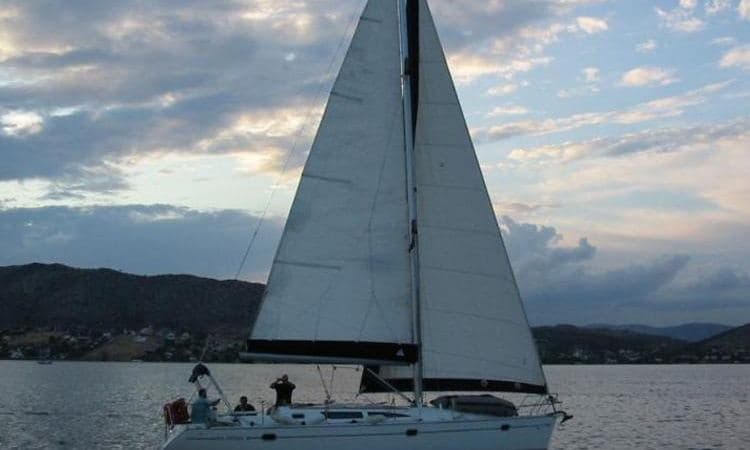 Cruising Monohull rental in Salamina – Paloukia