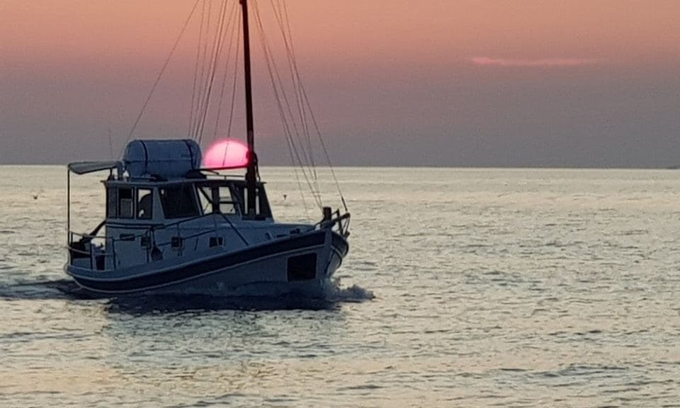 "Olga" Traditional Handmade Wooden Boat – Míkonos