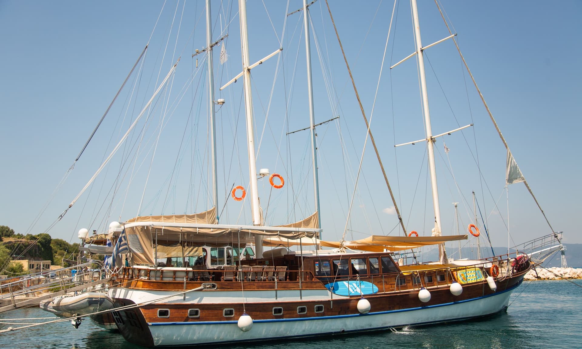 Custom – Lavrio