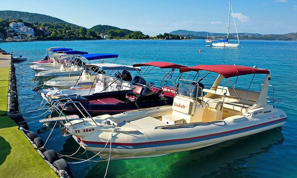 Rent 16' Olympic Center Console In Nikiana, Greece - No License Required! – Nikiana