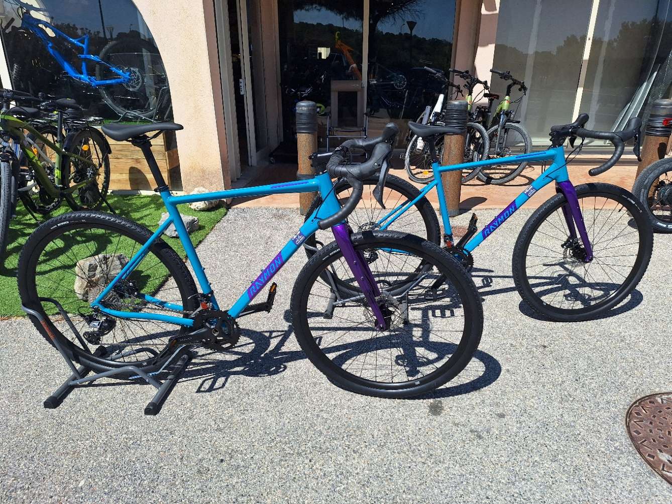 Gravel bike size L