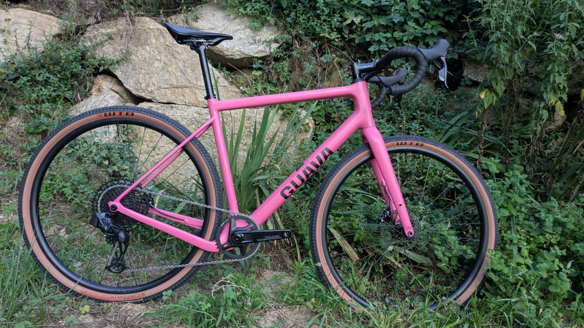 Guava Spot Carbon gravel M 66-178cm – Arles