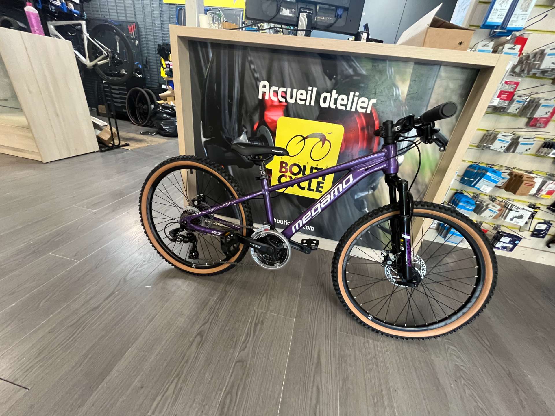 Megamo KU4 Shimano Tourney 7-Speed 24'' Children's Semi-Rigid Bike Violet 2026