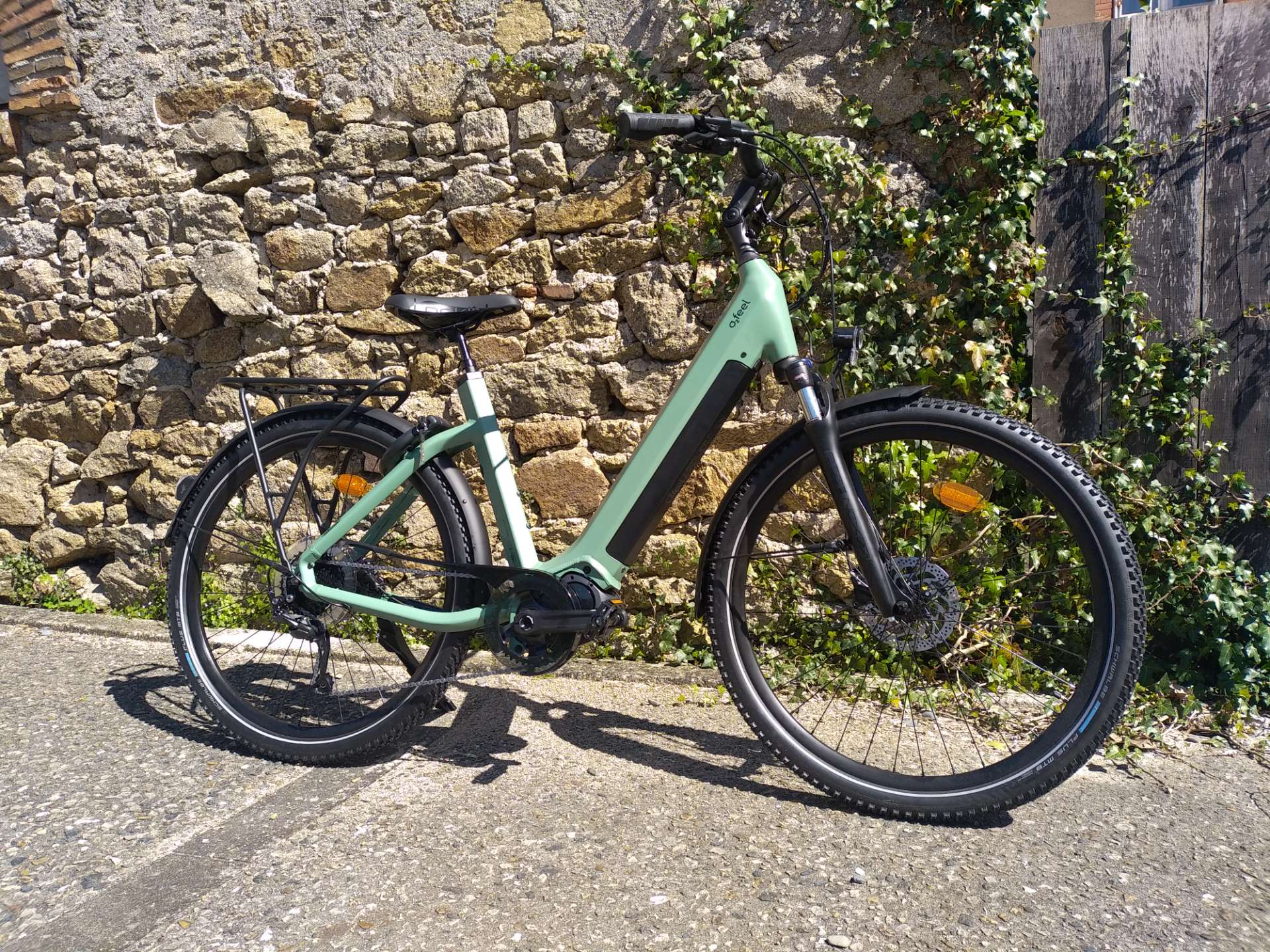 Vélo électrique (type VTC) à partir de 1,50m