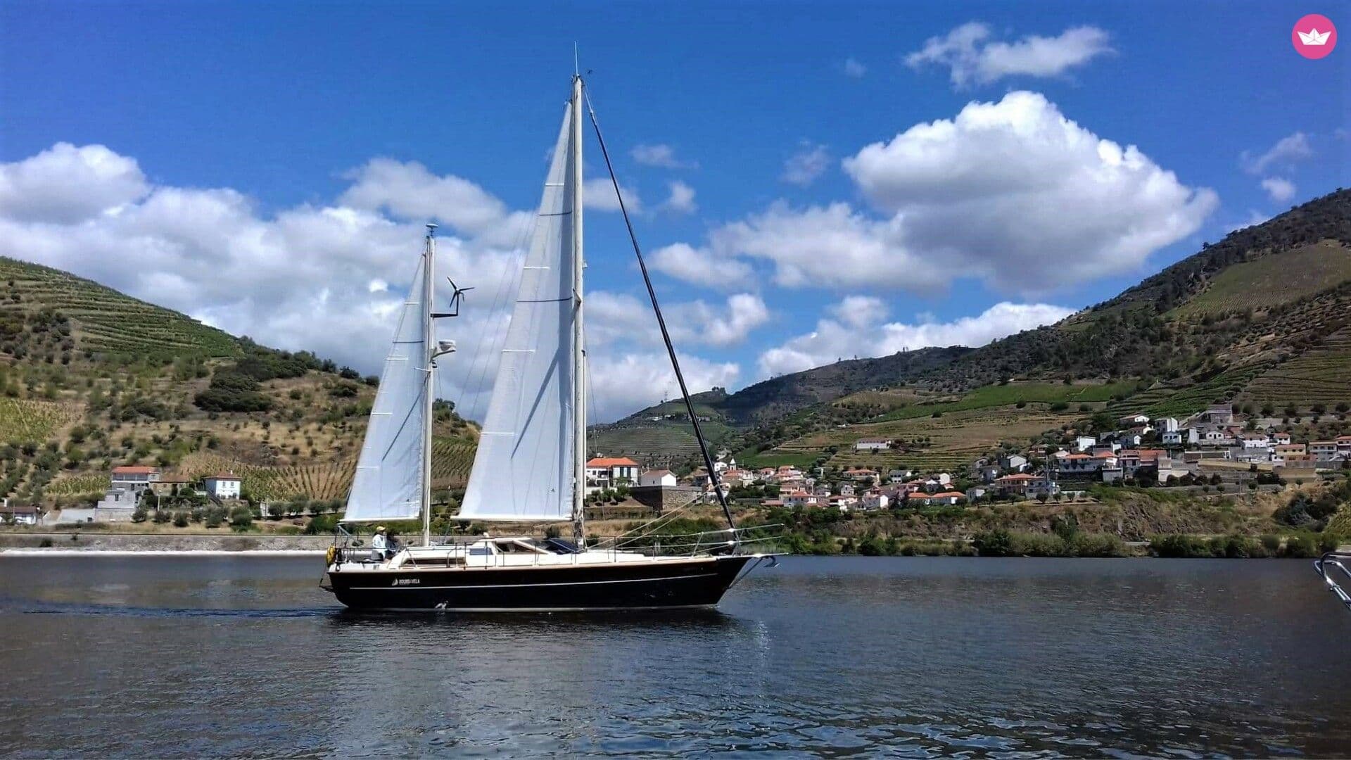 MotorYacht Sailing Boat – Folgosa