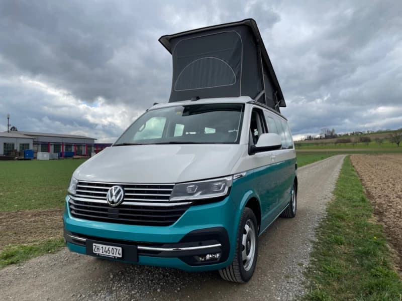 CampBär's türkis T6.1 California Ocean, Dominik's Campingbus – Höri
