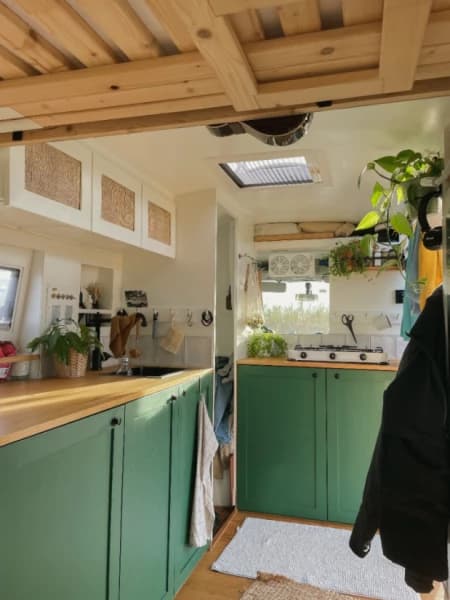 Beanie, Steven's Campingbus – Einsiedeln