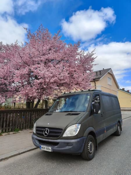 Ellan, Mercedes-Benz-Retkeilyauto – Turku