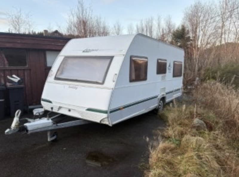 Christoffers Knaus Campingvogn – Moss