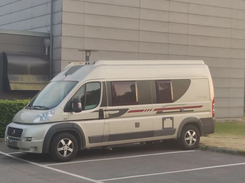 Rogers Adria Campervan – Göteborg