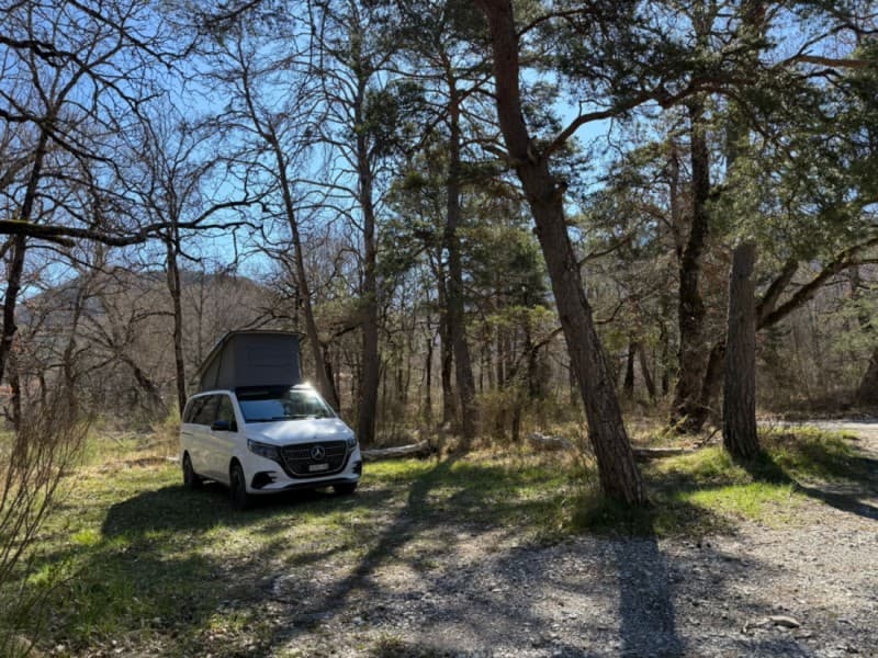 Mercedes Campingbus von Jim – La Tour de Trême