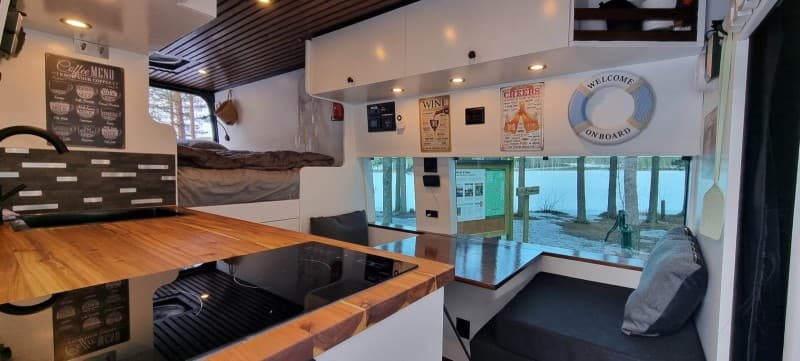 Sparky The Campervan, Leslie's Bybobil – Askim