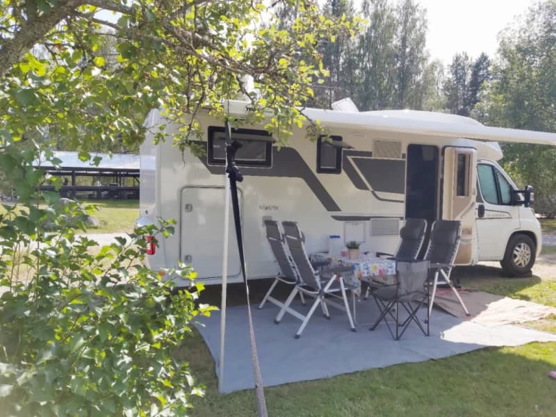 sixseven(ty), Matti:n Matkailuauto – Vantaa