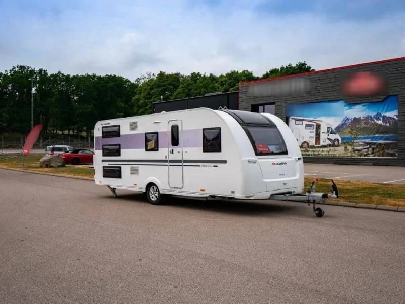 Camp Vader, Stefanos:s Husvagn – Lerum